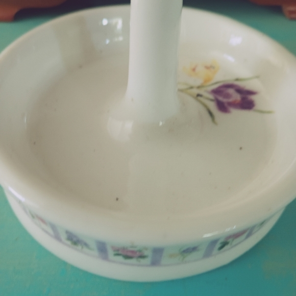 Vintage Ring Holder - Picture 1 of 2
